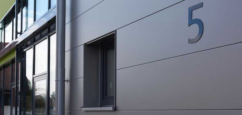 Praxisgebaeude_Eingang